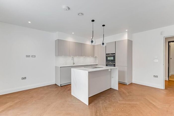 1 Bedroom Flat To Rent In Beechcroft Avenue, Golders Green, London, NW11