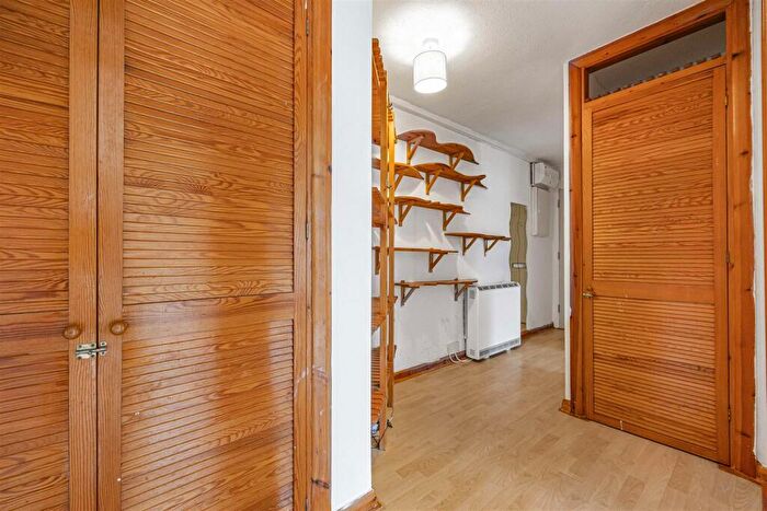 2 Bedroom Flat For Sale In Liebenrood Road, Reading, RG30