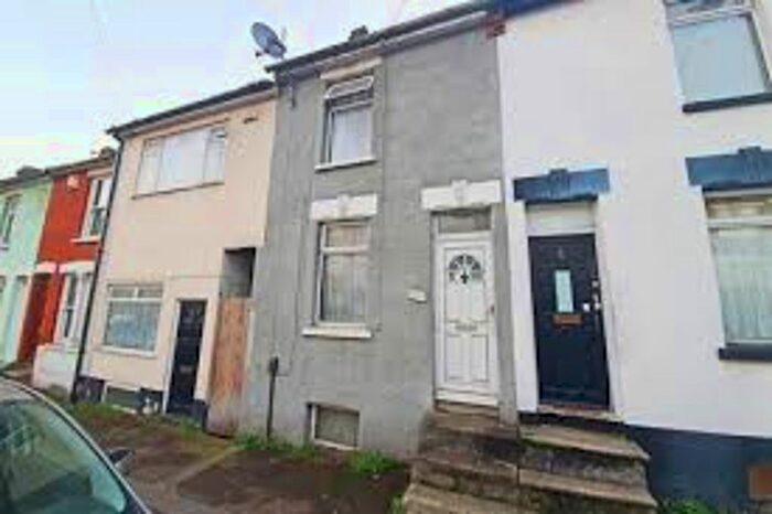 3 Bedroom Terraced House To Rent In Upper Luton Road, Chatham ME5