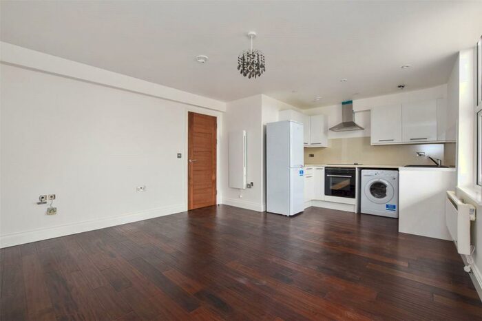 2 Bedroom Flat To Rent In Amhurst Road, London, E8