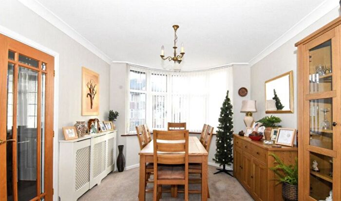 3 Bedroom Terraced House To Rent In Colliers Wood, London, SW19