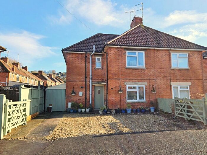 4 Bedroom Semi-Detached House For Sale In The Archers Way, Glastonbury, BA6