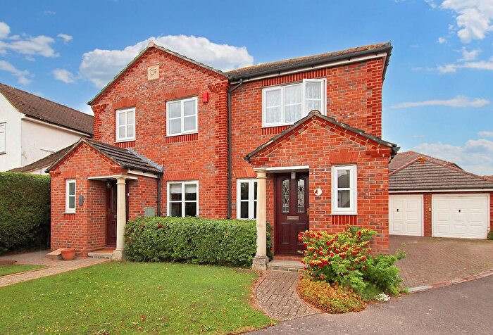 2 Bedroom Semi Detached House For Sale In Great Gatton Close, Shirley, CR0