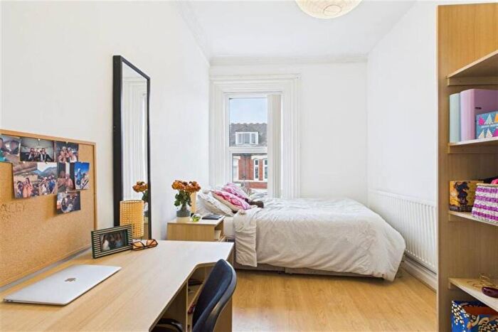 8 Bedroom Terraced House To Rent In Devonshire Place, Jesmond, Newcastle Upon Tyne, NE2