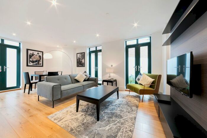 2 Bedroom Flat To Rent In Metropolitan Crescent, London, SW4