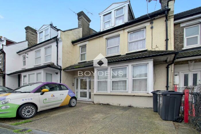1 Bedroom Flat To Rent In Wellesley Road, Clacton On Sea, CO15