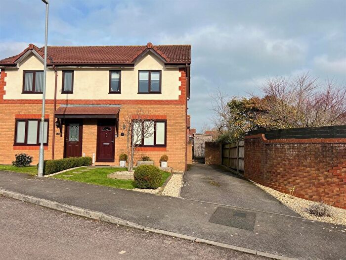 3 Bedroom Semi-Detached House To Rent In Stoneleigh Drive, Barrs Court, Bristol, BS30