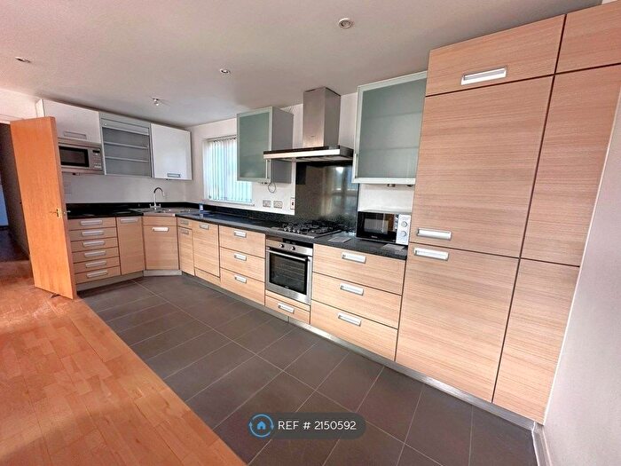 2 Bedroom Flat To Rent In Blue Building, London, SE10