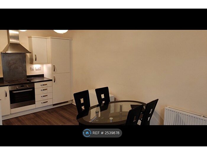 2 Bedroom Flat To Rent In Englefield House, Reading, RG30