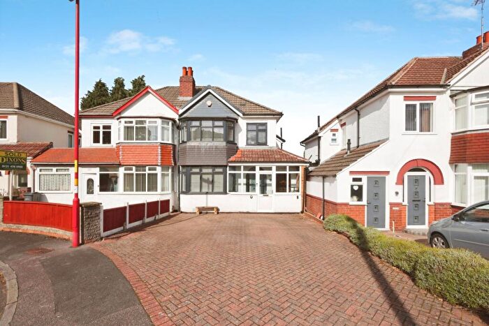 3 Bedroom Semi Detached House For Sale In Torre Avenue, Birmingham, West Midlands, B31