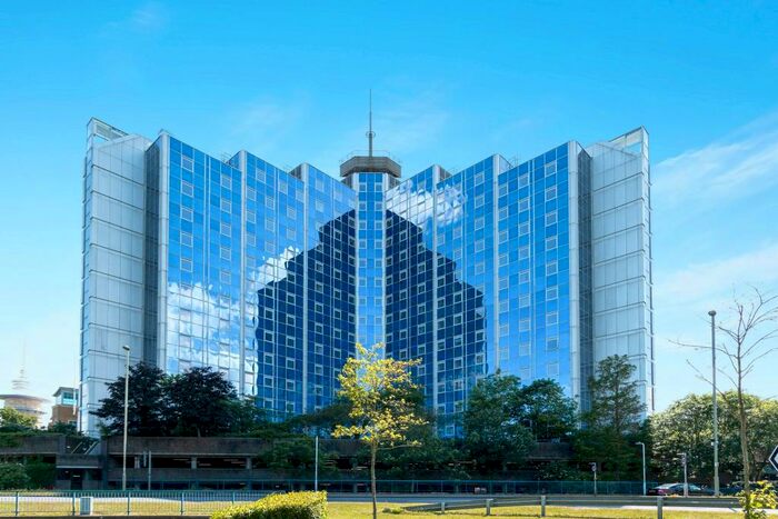 1 Bedroom Apartment To Rent In Churchill Place, RG21