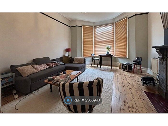 2 Bedroom Flat To Rent In Nicoll Road, London, NW10