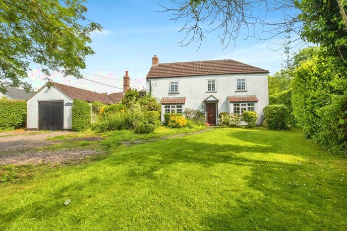 4 Bedroom Detached House For Sale In Main Road, Haltham, Horncastle, LN9