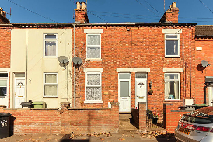 2 Bedroom Terraced House For Sale In Newcomen Road, Wellingborough, NN8