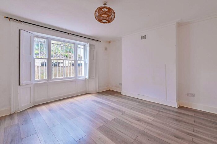 1 Bedroom Flat For Sale In Mildmay Grove South, Islington, London, N1