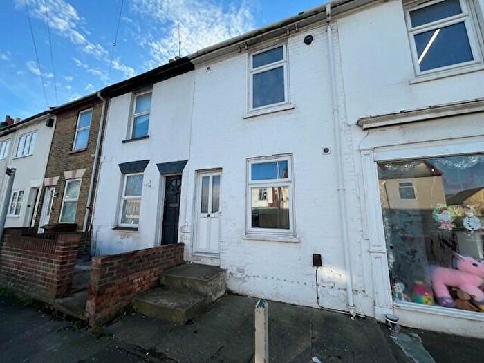 2 Bedroom House To Rent In Jeffery Street, Gillingham, ME7