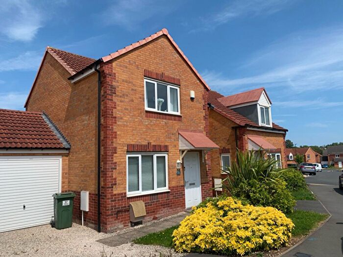 2 Bedroom House To Rent In Masefield Avenue, Holmewood, Chesterfield, S42