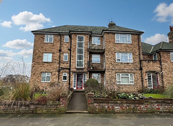 2 Bedroom Flat For Sale In Givendale Road, Scarborough, YO12