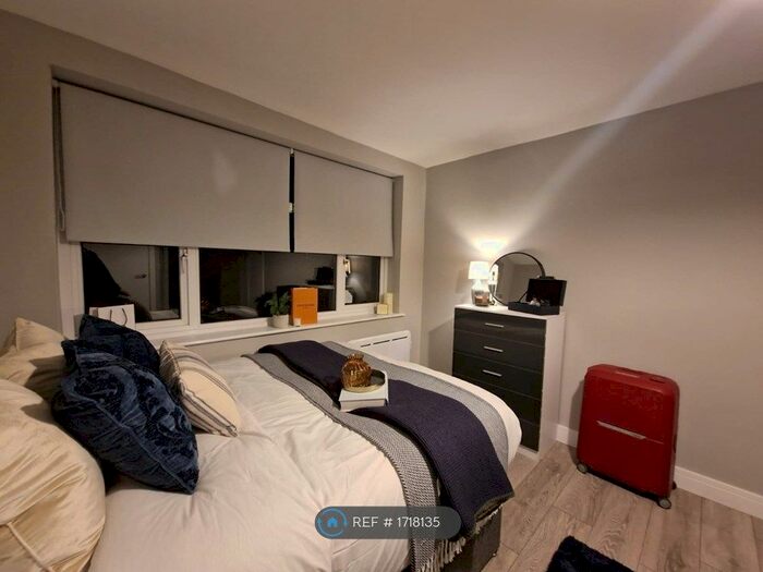 Studio To Rent In Whitehall Lane, Erith, DA8