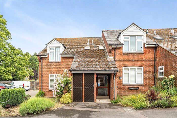 1 Bedroom Flat For Sale In Chestnut Mead, Oxford Road, Redhill, RH1