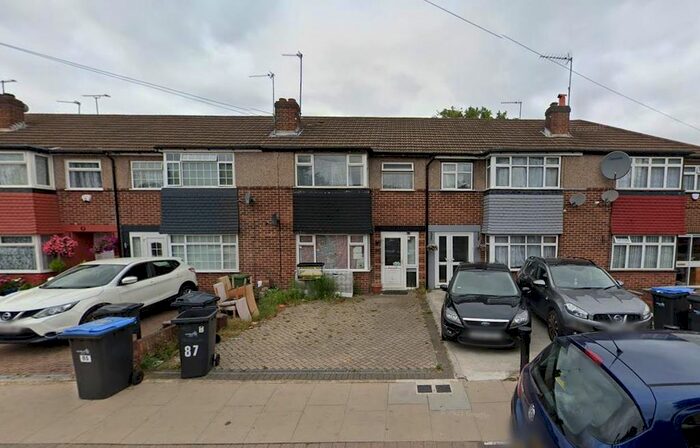 4 Bedroom Property To Rent In Brimsdown Avenue, Enfield, EN3