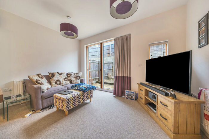 1 Bedroom Apartment To Rent In Staple Court, Witney, OX28