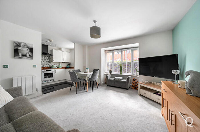 1 Bedroom Apartment For Sale In Peony Crescent, Sittingbourne, ME10