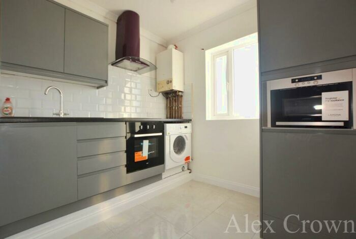 Studio To Rent In Ordnance Road, Enfield, EN3