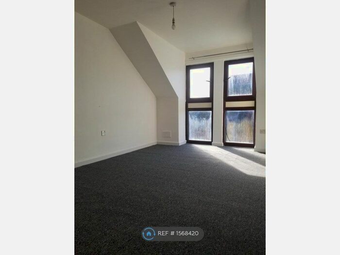 1 Bedroom Flat To Rent In Wycliffe End, Aylesbury, HP19