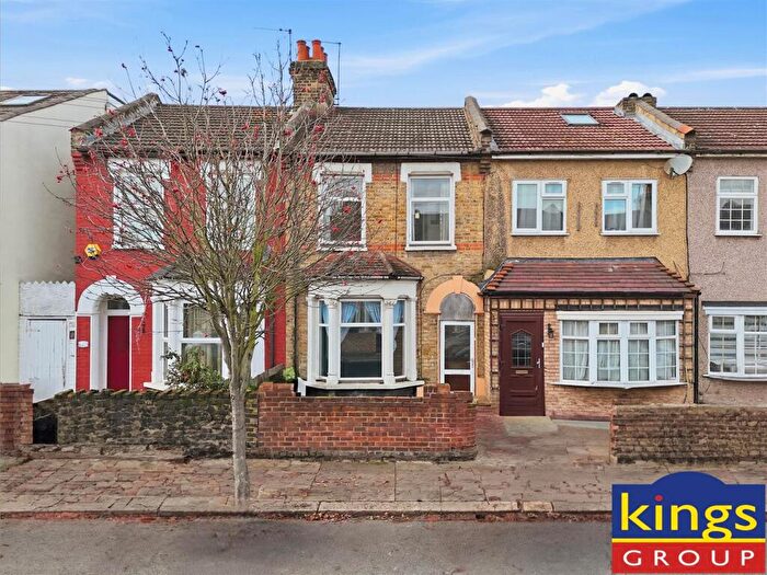 2 Bedroom Terraced House For Sale In York Road, Edmonton, N18