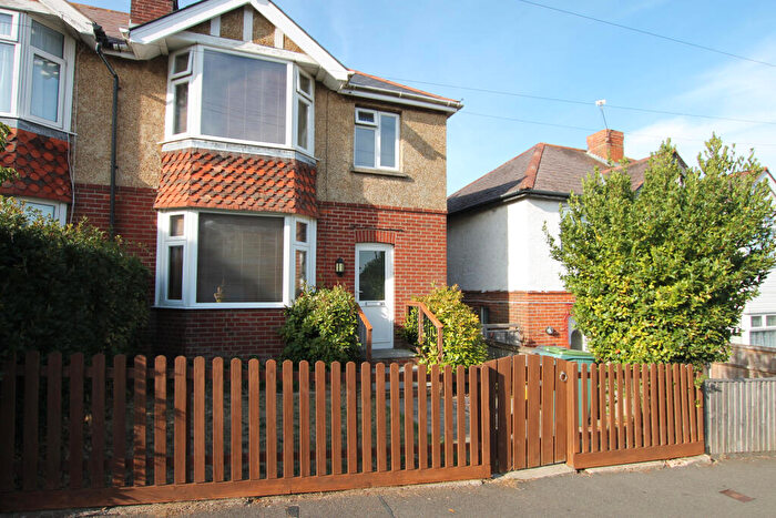 3 Bedroom Semi-Detached House To Rent In Longmead Road, Ryde, PO33