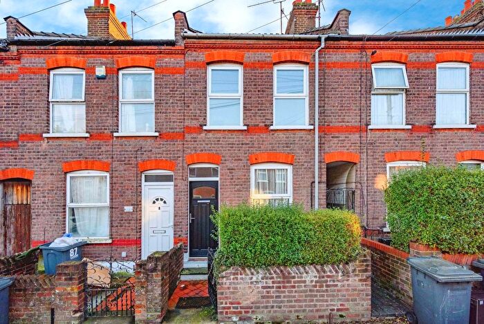 2 Bedroom Terraced House For Sale In Butlin Road, Luton, Bedfordshire, LU1