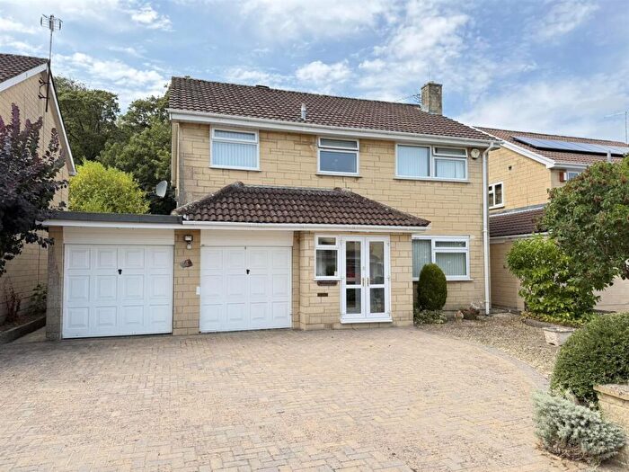 4 Bedroom Detached House For Sale In Highlands Close, Corsham, SN13