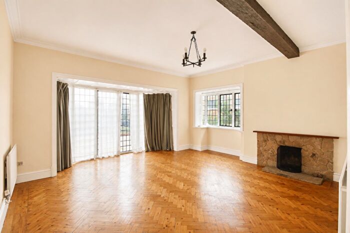 2 Bedroom Flat For Sale In Lanthorne Road, Broadstairs, CT10