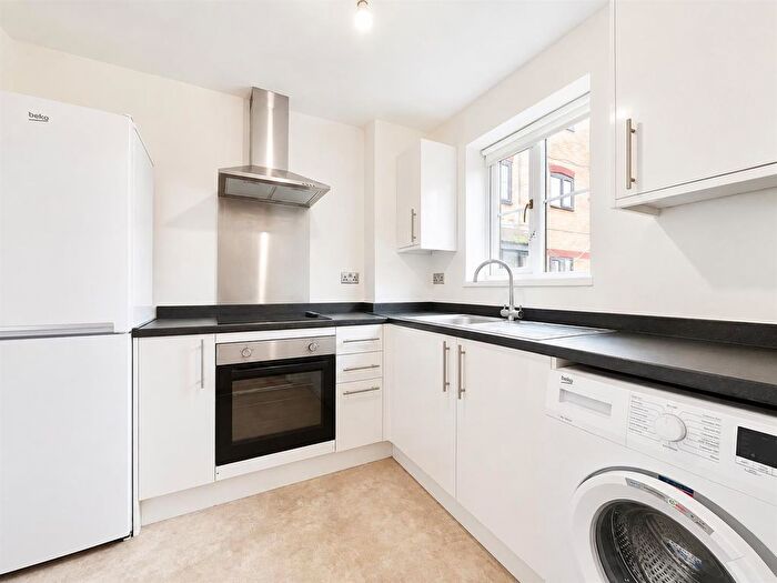 Studio To Rent In Kilberry Close, Isleworth, TW7