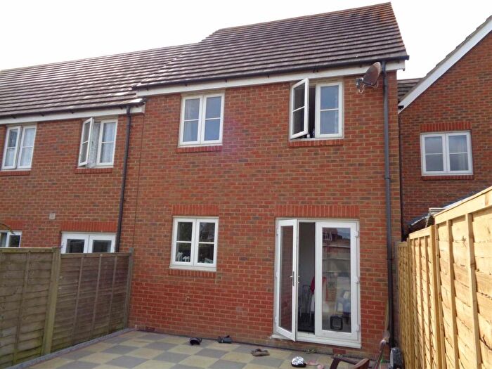3 Bedroom Terraced House To Rent In Maple Fields, Seaford, BN25