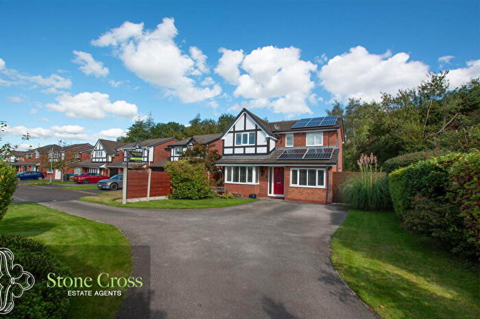 4 Bedroom Detached House For Sale In Loughrigg Close, Astley, M29