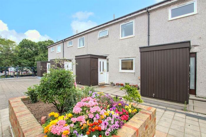 3 Bedroom Maisonette To Rent In Pollard Walk, Sidcup, DA14