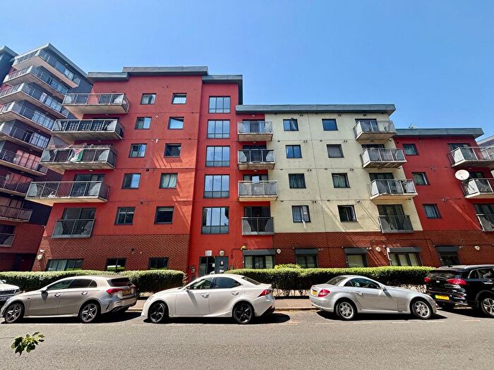 2 Bedroom Flat To Rent In Spring Place, Runnel Court Spring Place, IG11