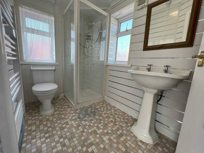 1 Bedroom Flat To Rent In Clifton Drive, Blackpool, FY4