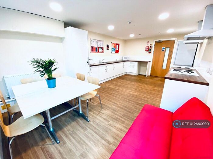 6 Bedroom Flat To Rent In Warwick New Road, Leamington Spa, CV32