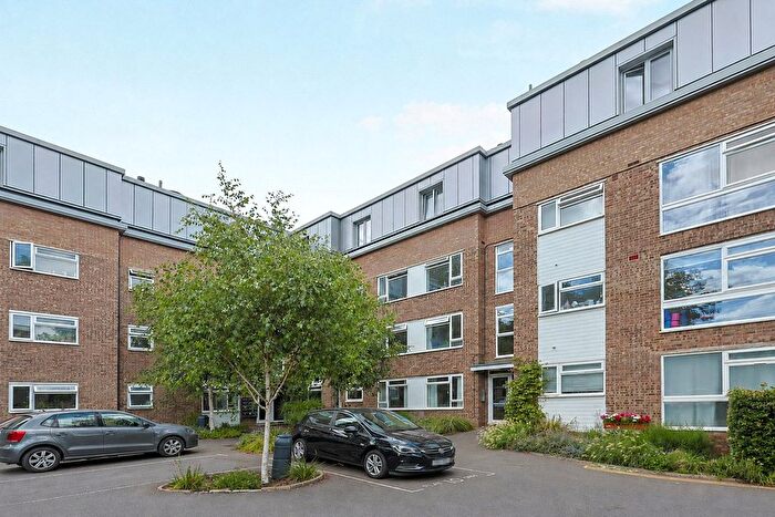 2 Bedroom Flat To Rent In Upper Richmond Road, Putney, SW15