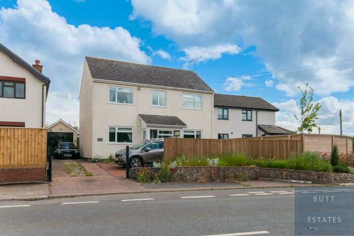 5 Bedroom Detached House For Sale In Kester House, Rewe, Exeter, EX5