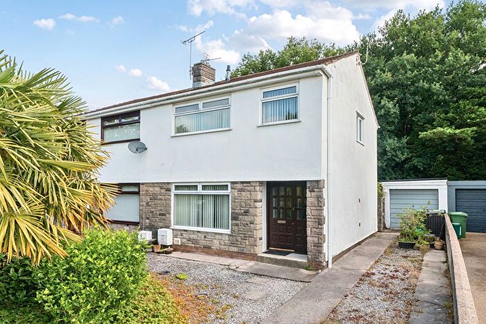 3 Bedroom Semi-Detached House For Sale In Heol Dewi, Brynna, Pontyclun, CF72