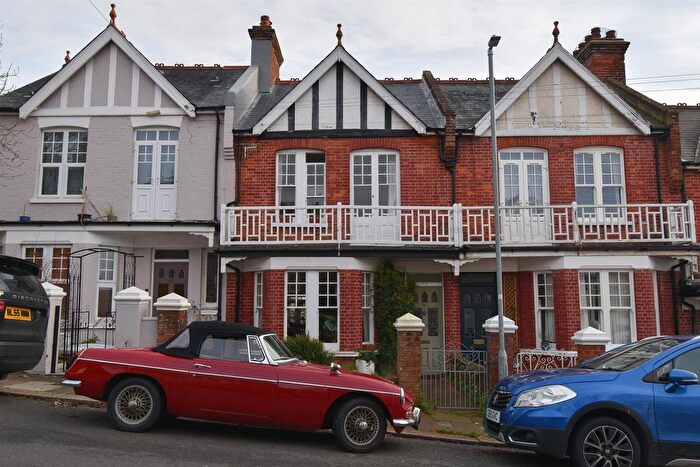 3 Bedroom Terraced House For Sale In Downs Road, Hastings, TN34