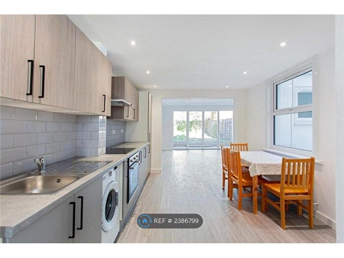 4 Bedroom Maisonette To Rent In Thistlewaite Road, London, E5