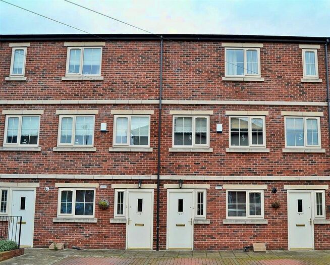 3 Bedroom Maisonette To Rent In Carlton Street, Normanton WF6