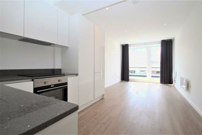 Studio To Rent In Selden Hill, Hemel Hempstead, HP2