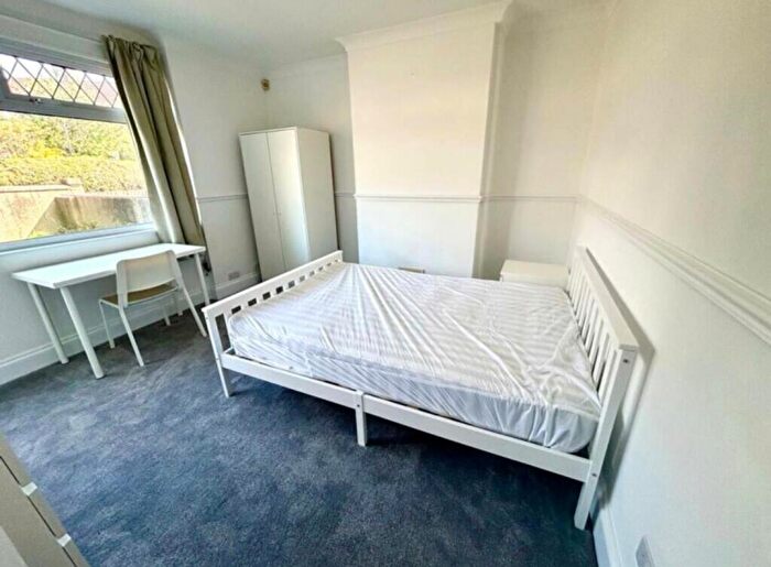 6 Bedroom House To Rent In Braemar Crescent, Bristol, BS7