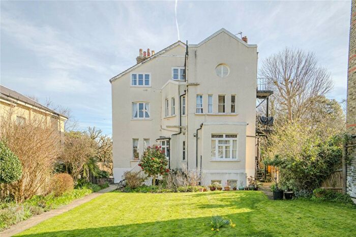 1 Bedroom Flat For Sale In Kings Road, Richmond, TW10